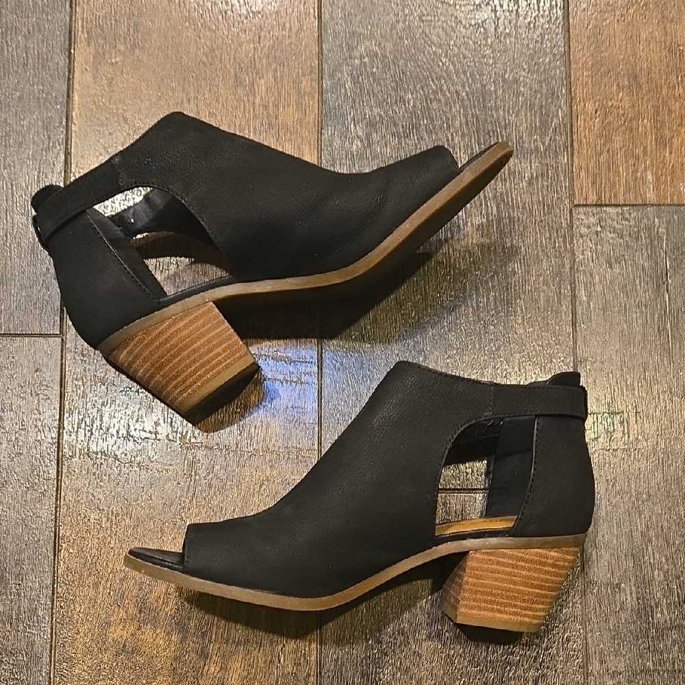 LUCKY Black Ankle Boot/sandals